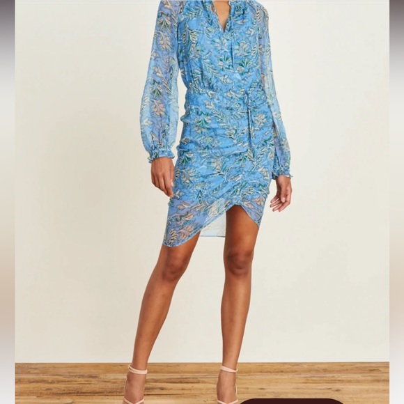 Veronica Beard Dresses & Skirts - Veronica Beard long sleeve silk printed dress
